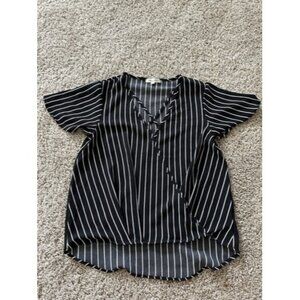 The Outfit Pullover criss cross v neck front striped size small short sleeve top